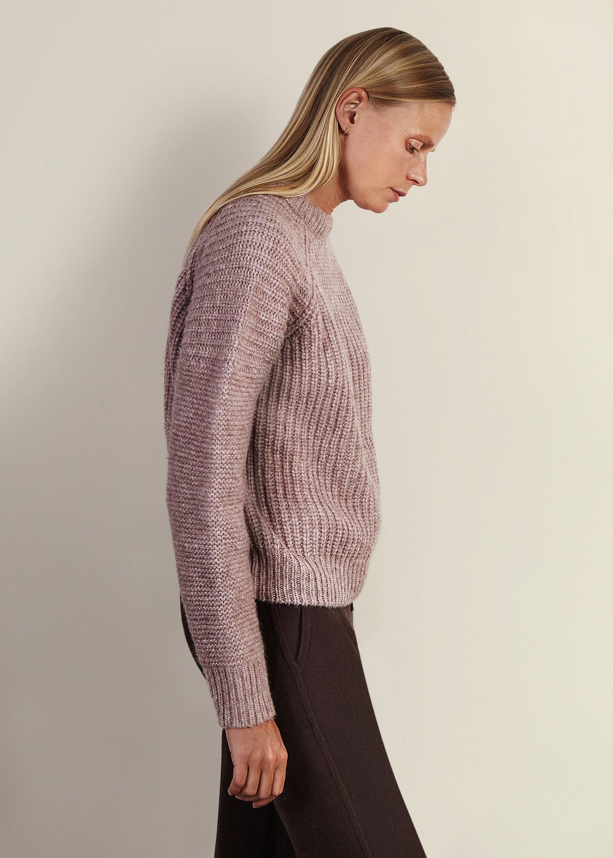 THE PERFECT CREW SWEATER HEATHER